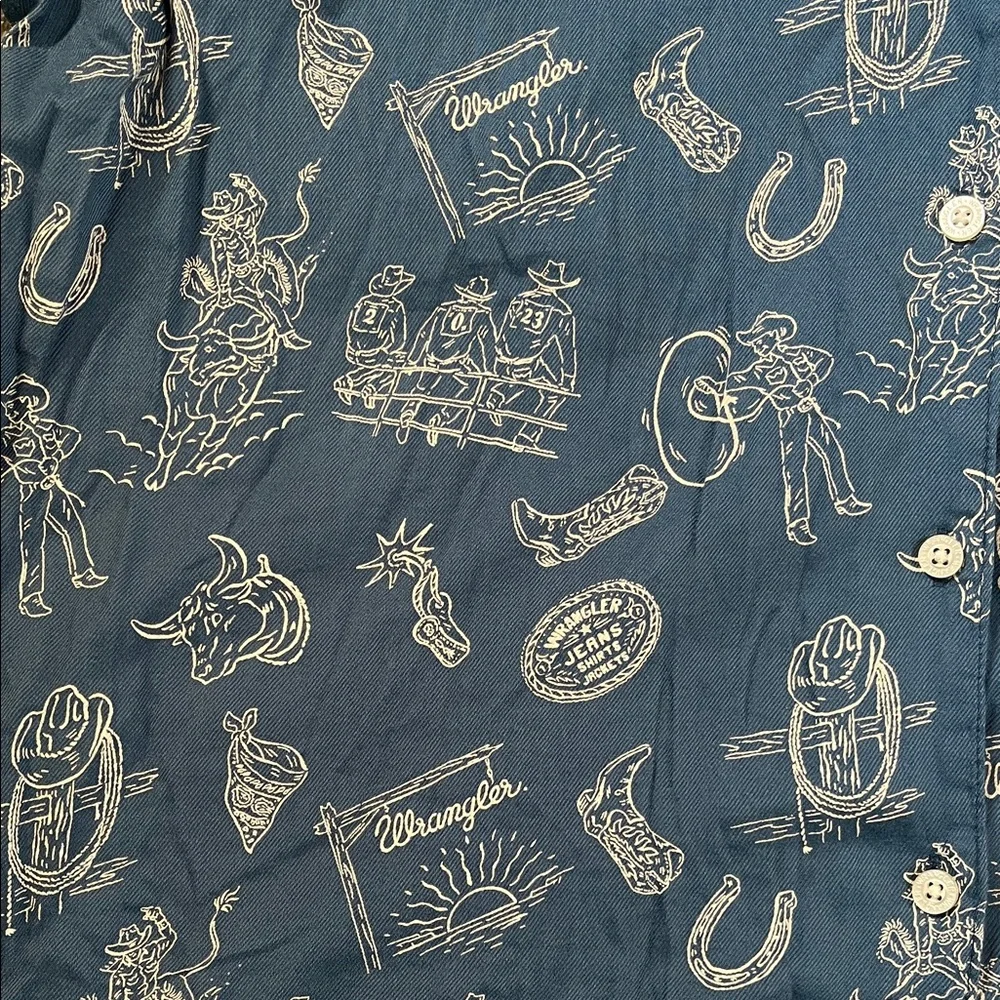 Wrangler Blue Short-Sleeve Button Front Top - Picture 4 of 7
